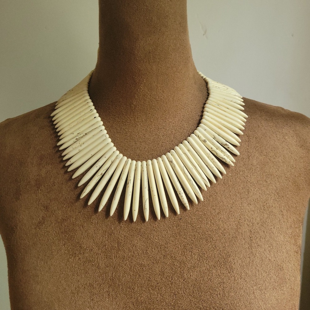 White Faux Howlite Spike Statement Necklace Southwest Tribal Cream Size 18in
